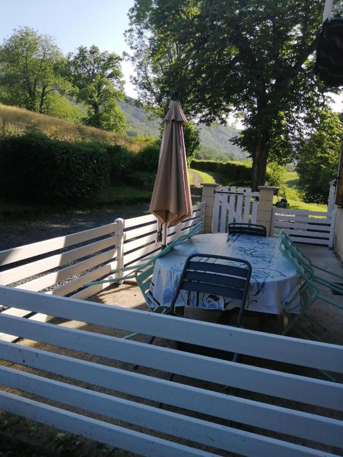 Maison A La Campagne Au Coeur Du Cantal Dept 15 Marmanhac ภายนอก รูปภาพ